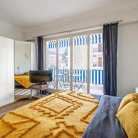 Apartment Grand 2 Pieces Avec Belle Terrasse *le Cannet