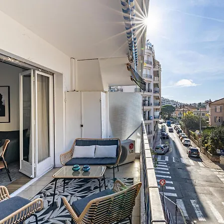 Apartment Grand 2 Pieces Avec Belle Terrasse *le Cannet *